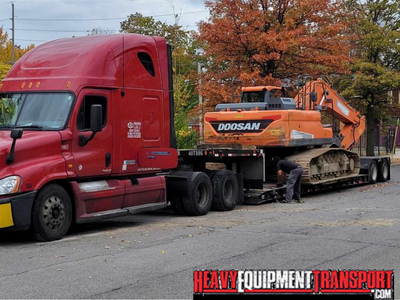 DX255LC-5 Doosan crawler excavator haul.